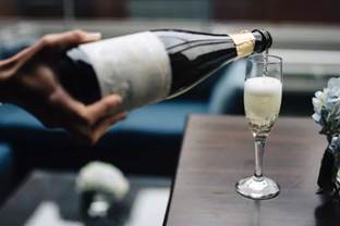 Koliko mjehurića ima u čaši šampanjca