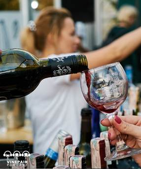 Staklene boce sadrže mikroplastiku