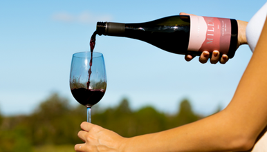 Pet iznenađujućih prednosti ispijanja vina ujutro