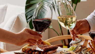 Pet iznenađujućih prednosti ispijanja vina ujutro