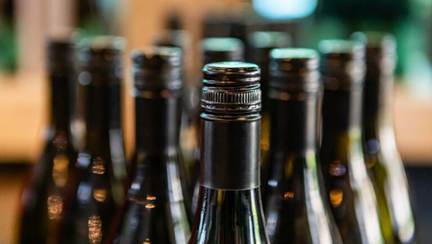 Starenje vina pod navojnim čepom