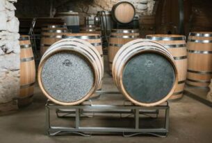 Burad napravljena od drveta i kamena